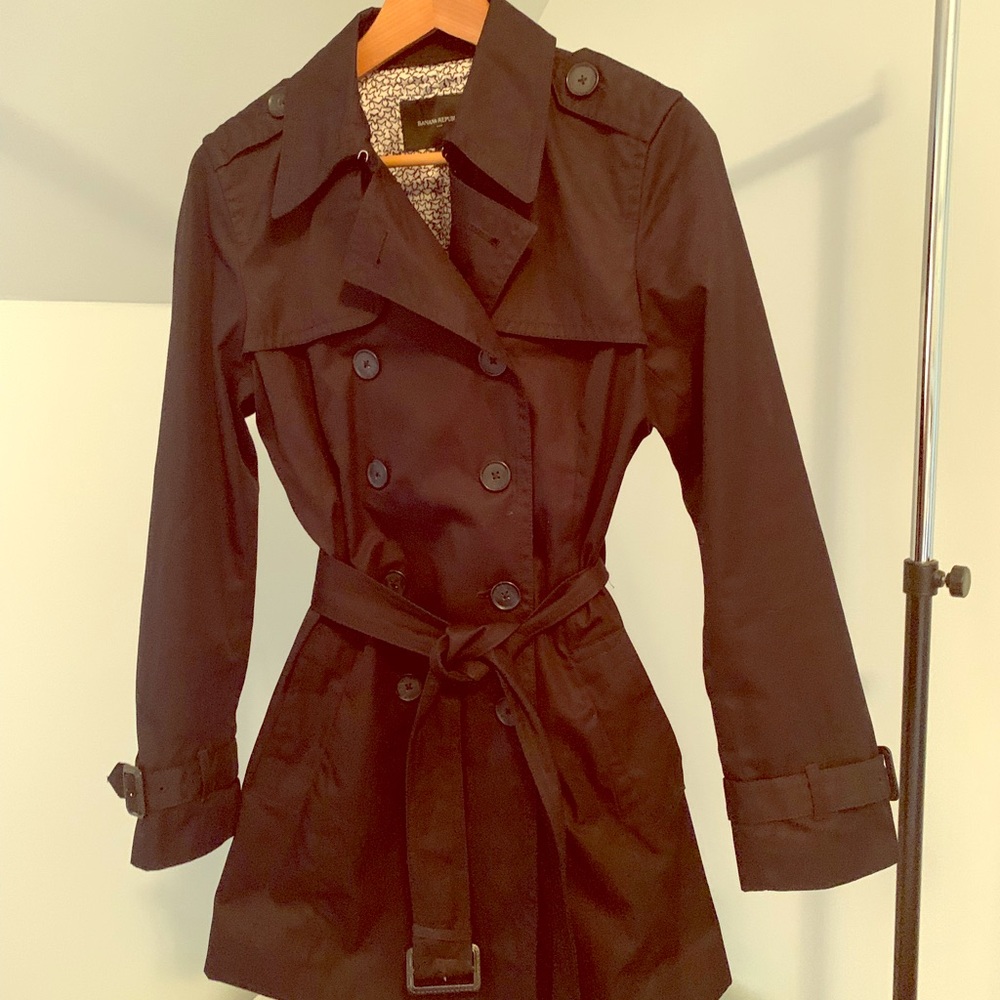 Black Banana Republic Belted Trench Coat size M